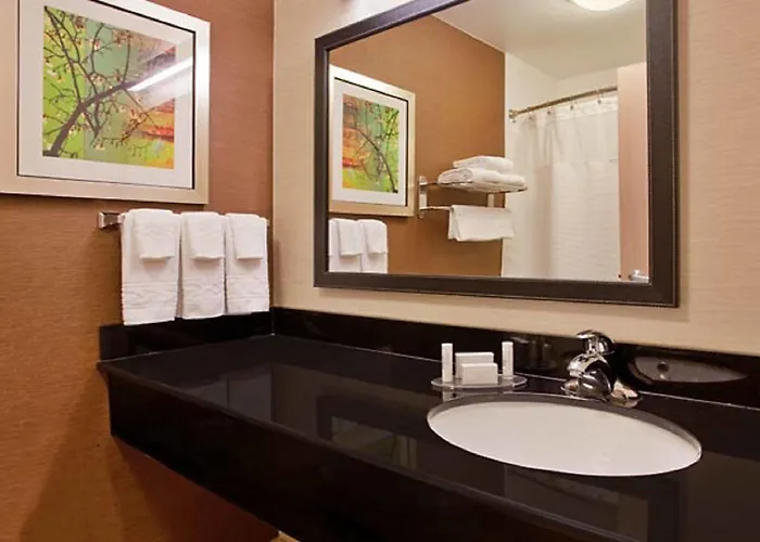 Hotel Fairfield & South Medical District 3*